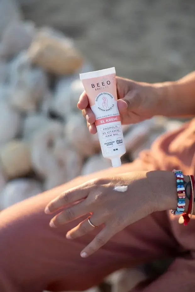 Bee'o Nemlendirici Ballı El Kremi 50 Ml